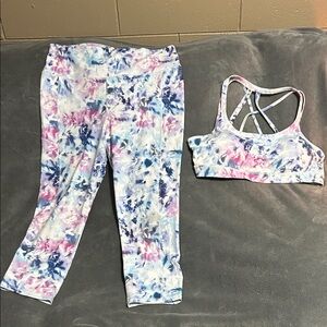 GAIAM Cloudy Blue and White Activewear